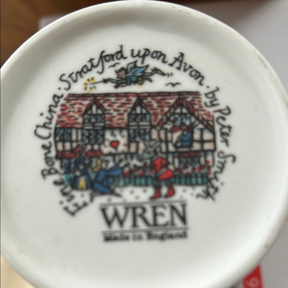 2 Avon cups ( Vintage ) one made in England - Picture 7 of 9